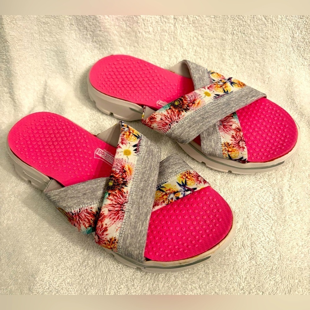 Sketchers Go Walk Women's Sandals size 9